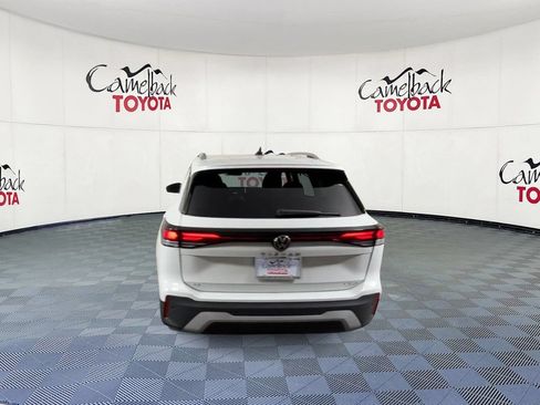Used 2026 Volkswagen Tiguan SE AWD/4WD image 9