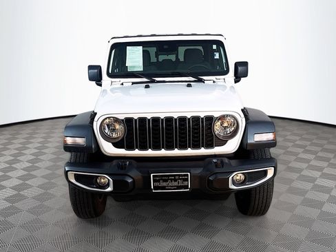 Used 2025 Jeep Gladiator Sport AWD/4WD image 2