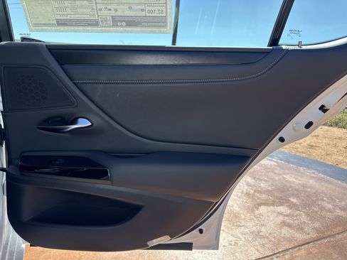 New 2025 Lexus ES 350 w/ Premium Package image 10