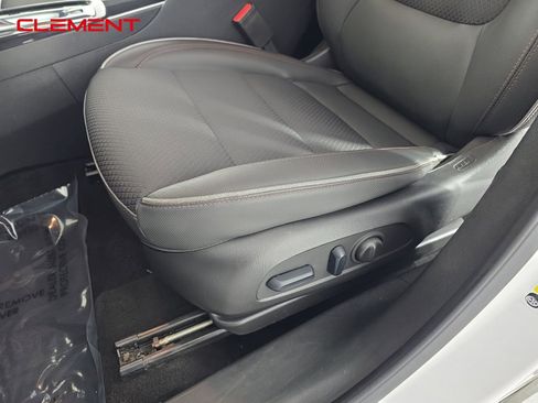 Used 2023 Chevrolet TrailBlazer RS w/ Convenience Package image 24