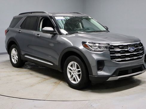Certified 2025 Ford Explorer Active image 1