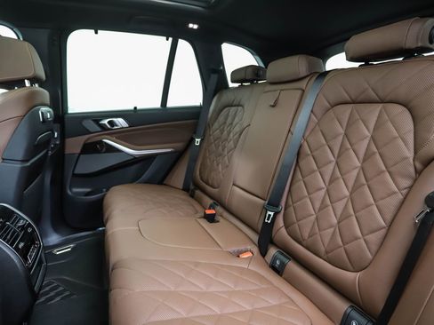 New 2026 BMW X5 xDrive40i w/ Executive Package image 22