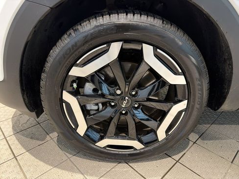 Used 2024 Kia Telluride S w/ S Sunroof Package image 9