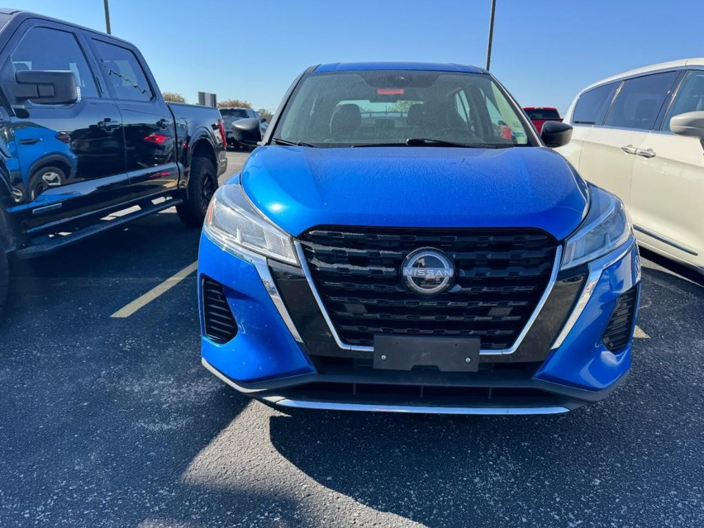 Used 2022 Nissan Kicks S FWD image 3