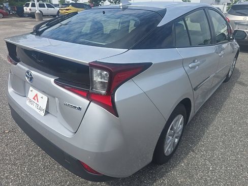 Used 2019 Toyota Prius LE FWD image 5