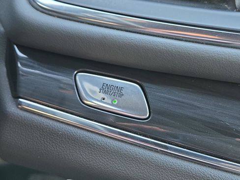 Used 2024 Buick Enclave Premium image 27