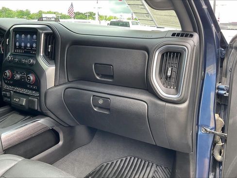 Used 2019 Chevrolet Silverado 1500 LTZ w/ LTZ Premium Package AWD/4WD image 17