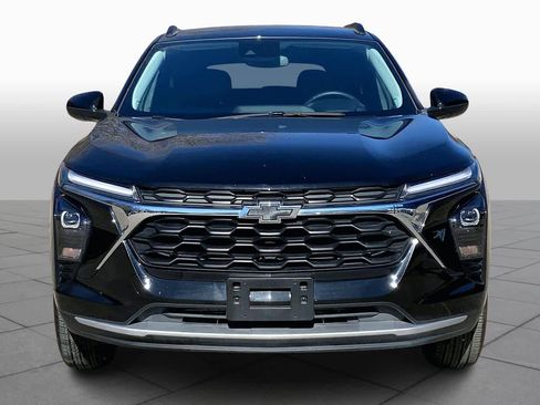 Used 2025 Chevrolet Trax LT w/ LT Convenience Package image 4