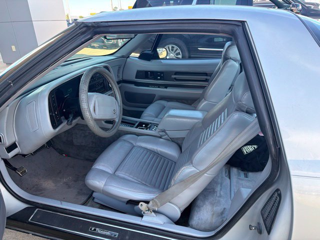 Used 1990 Buick Reatta Coupe FWD image 6