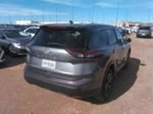 Used 2025 Nissan Rogue SV FWD image 3