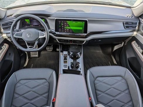 Certified 2025 Volkswagen Atlas Peak Edition SE AWD/4WD image 16