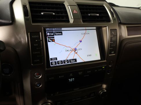 Used 2018 Lexus GX 460 Premium w/ Premium Package image 7