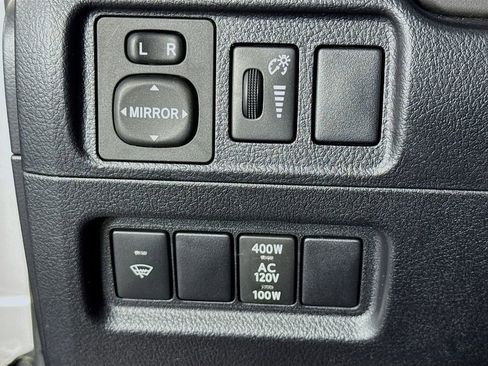 Used 2018 Toyota 4Runner SR5 Premium AWD/4WD image 15