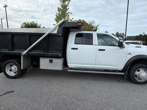 Used 2024 RAM 5500 Tradesman w/ Chrome Appearance Group AWD/4WD image 7