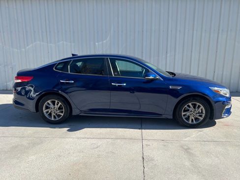 Used 2020 Kia Optima LX image 2