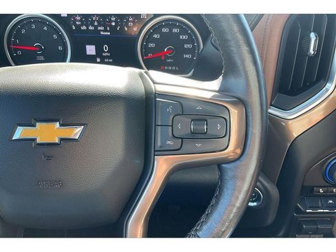 Used 2022 Chevrolet Silverado 1500 High Country w/ Technology Package image 21