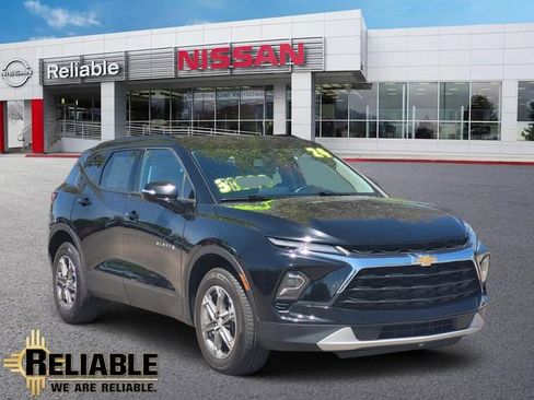 Used 2024 Chevrolet Blazer LT FWD image 1