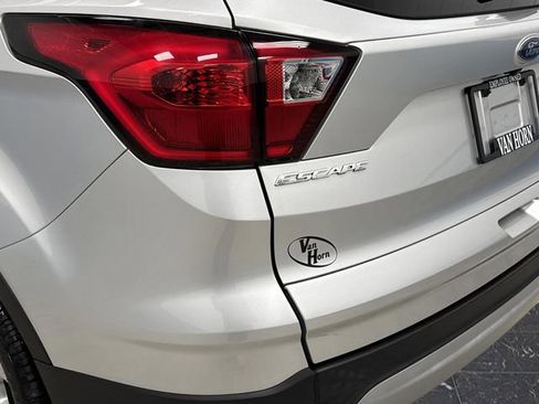 Used 2019 Ford Escape SE image 30