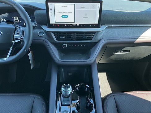 New 2026 Ford Explorer Platinum image 14