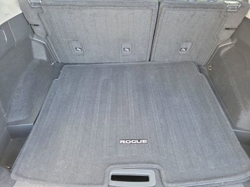 Used 2023 Nissan Rogue S image 8