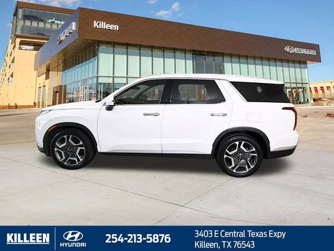 Used 2024 Hyundai Palisade SEL w/ Premium Package FWD image 4