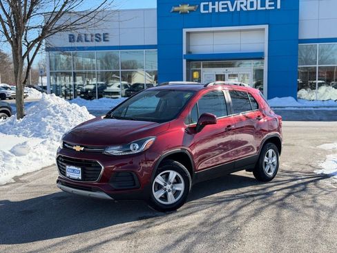 Used 2022 Chevrolet Trax LT w/ LT Convenience Package image 7