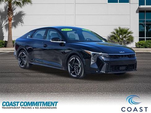 Used 2025 Kia K4 GT-Line w/ GT-Line Premium Package FWD image 3