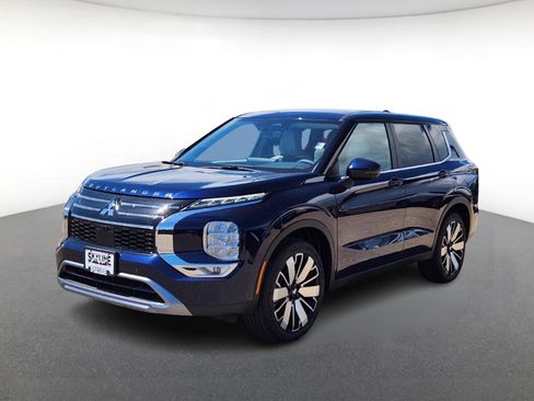 New 2025 Mitsubishi Outlander SE image 2