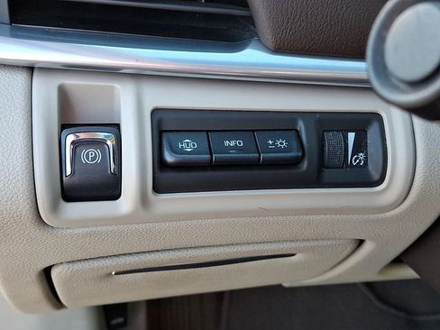 Used 2013 Cadillac XTS Premium image 20