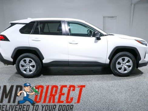 Used 2024 Toyota RAV4 LE FWD image 6