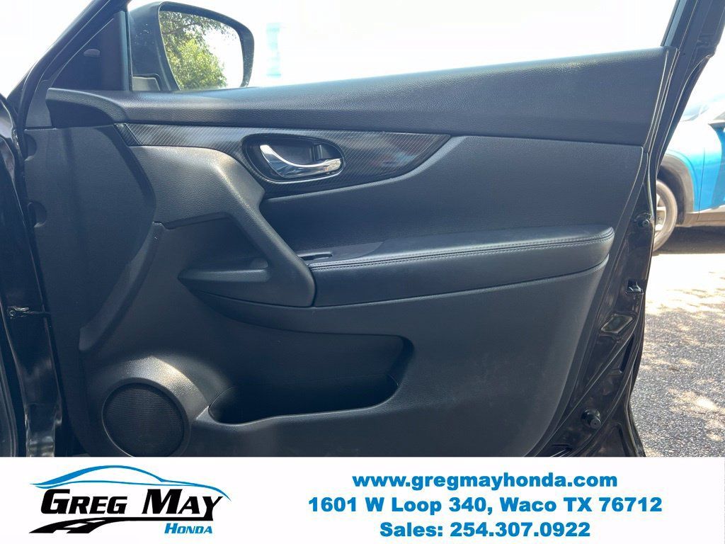 Used 2018 Nissan Rogue SL FWD image 12