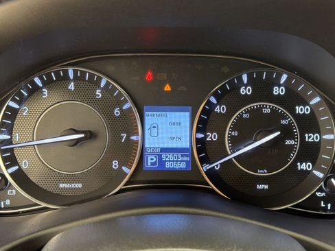 Used 2019 Nissan Armada Platinum w/ Captain's Chairs Package RWD image 24