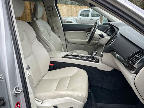 Used 2017 Volvo XC90 T6 Momentum w/ Vision Package image 28