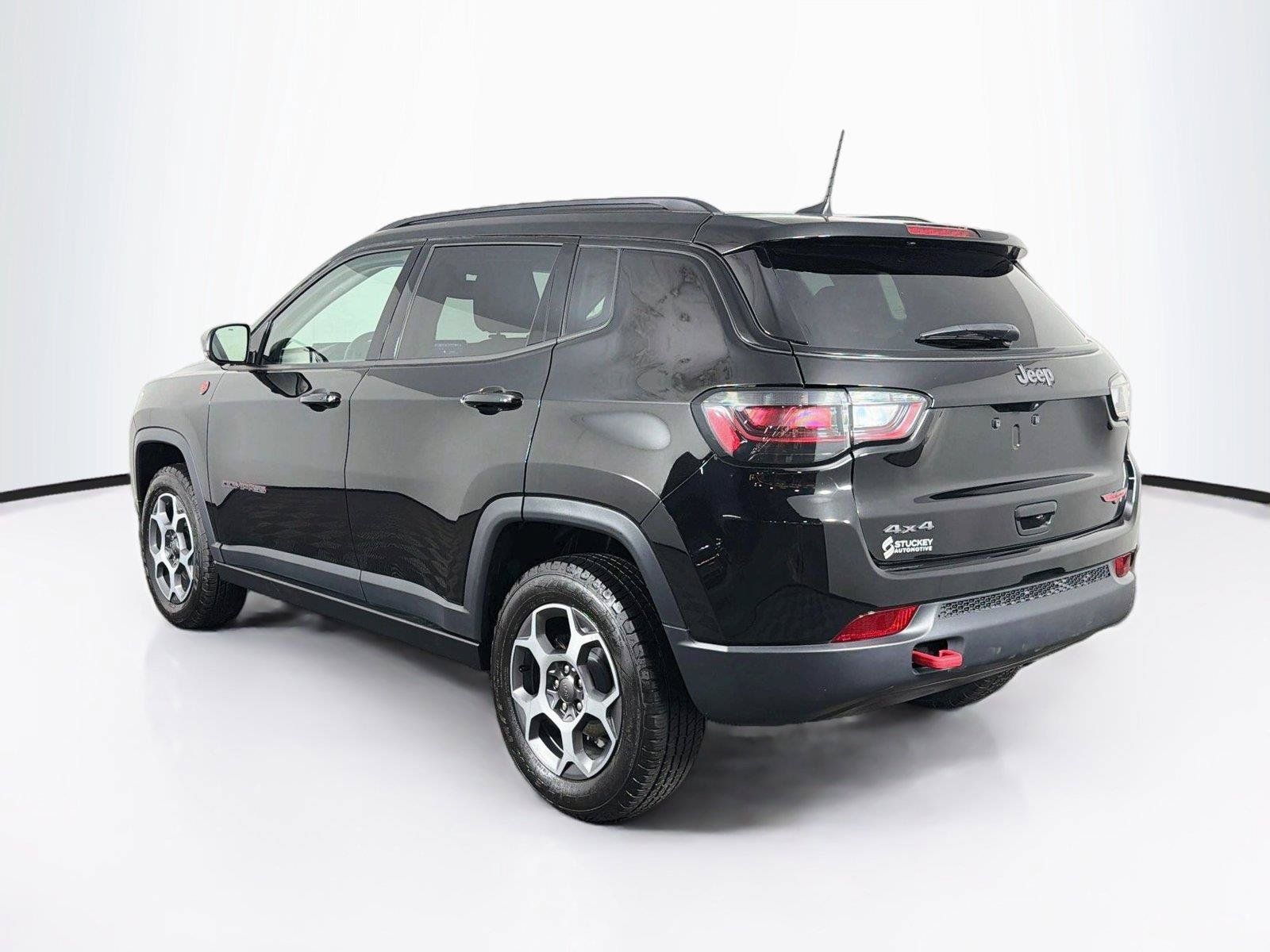 Used 2022 Jeep Compass Trailhawk w/ Trailhawk Elite Group AWD/4WD image 9