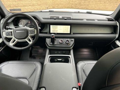 Used 2024 Land Rover Defender 110 S image 8