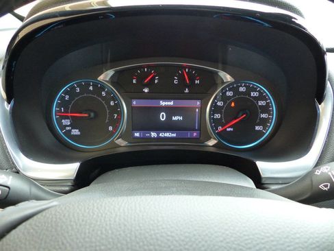Used 2022 Chevrolet Traverse LT FWD image 52