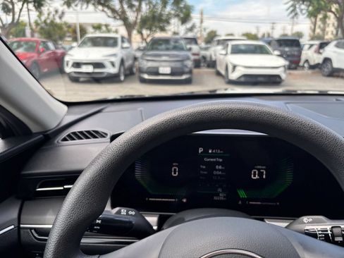 Used 2025 Kia K5 LXS FWD image 39
