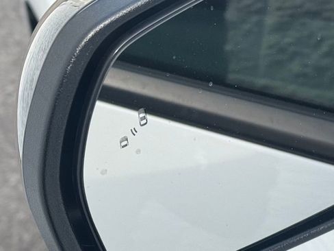 Used 2022 Ford Edge SE w/ Black Appearance Package image 16