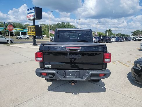 Used 2023 Jeep Gladiator Sport AWD/4WD image 4