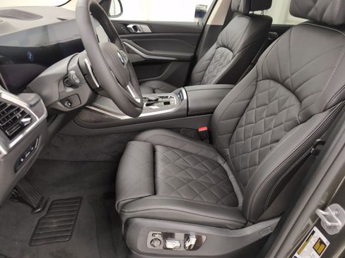 Used 2026 BMW X7 xDrive40i AWD/4WD image 5