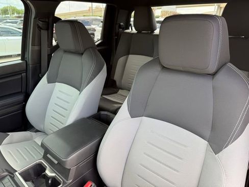 Used 2025 Toyota Tacoma TRD Sport AWD/4WD image 11