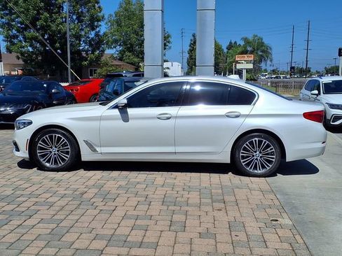 Used 2020 BMW 530i w/ Convenience Package RWD image 2