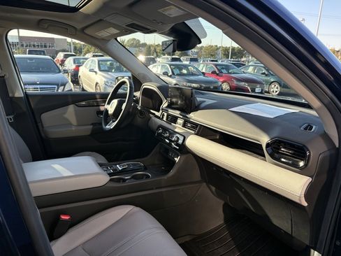 Used 2025 Honda Pilot Elite image 15