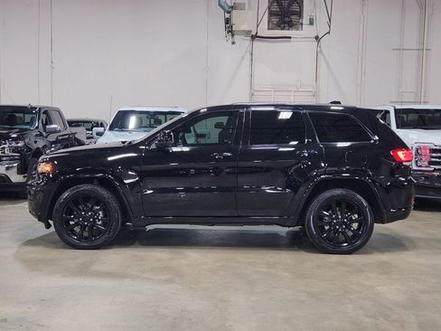Used 2020 Jeep Grand Cherokee Altitude AWD/4WD image 5