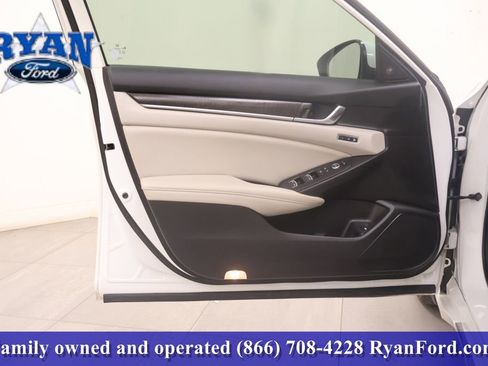 Used 2020 Honda Accord Touring image 9