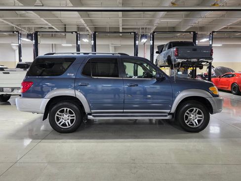 Used 2004 Toyota Sequoia SR5 RWD image 8