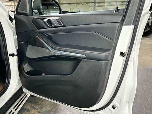 Used 2024 BMW X5 xDrive40i AWD/4WD image 10