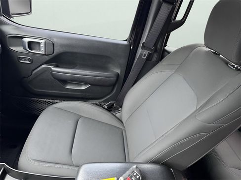 Used 2018 Jeep Wrangler Unlimited Sport S image 30