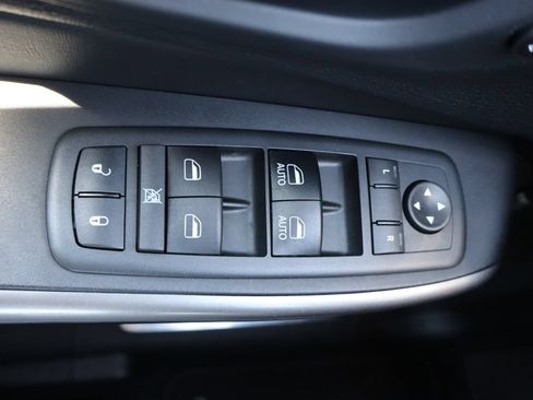 Used 2019 Jeep Cherokee Limited AWD/4WD image 30