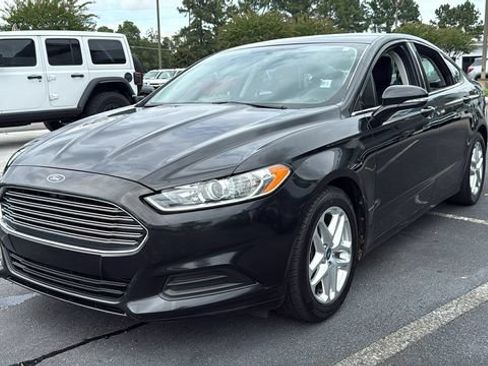 Used 2013 Ford Fusion SE FWD image 3
